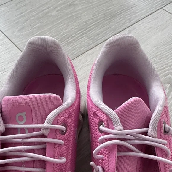 On Running Women's Pink and White Sneakers size 5 - worn once - Picture 3 of 8